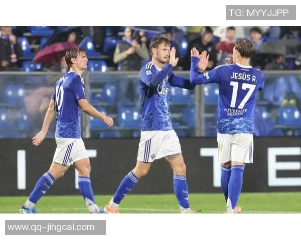 塞内加尔新星迪奥在科莫比赛中受伤法布雷加斯社交媒体遭到猛烈批评