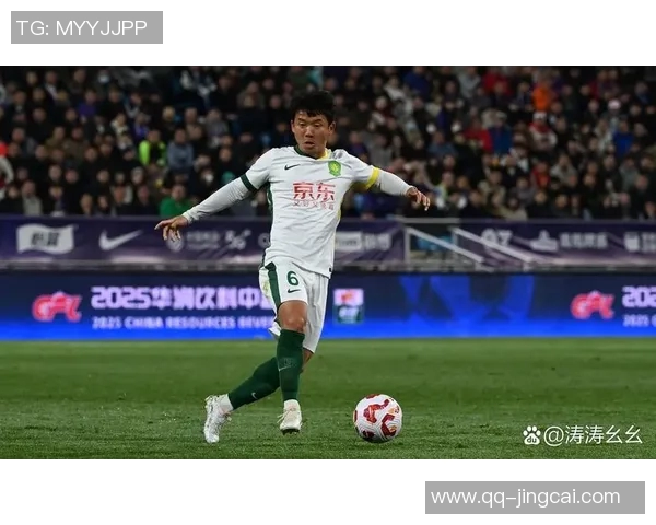 北京国安足球俱乐部成功续约王刚与池忠国展现球队未来发展信心