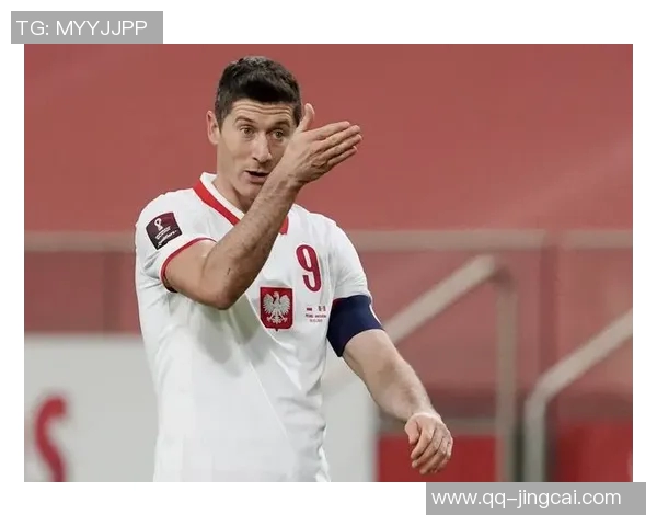 莱万与罗马里奥同框合影重温足球传奇时刻令人难以忘怀 莱万与罗马里奥同框合影重温足球传奇时刻令人难以忘怀